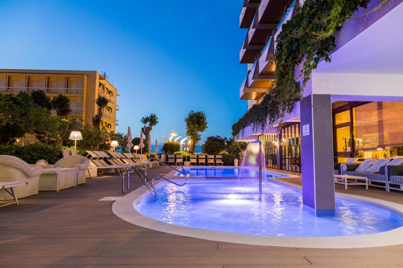 Hotel Alexander Gabicce Mare Εξωτερικό φωτογραφία