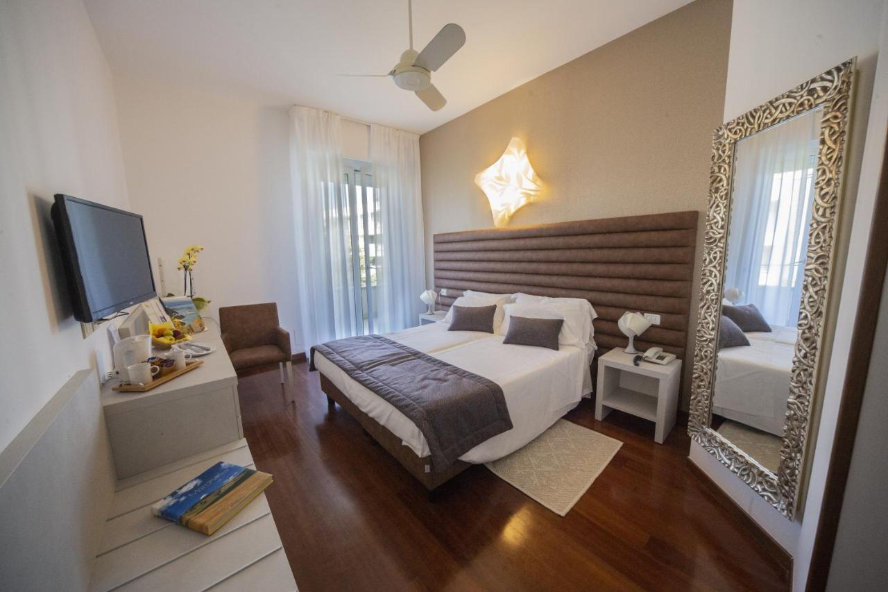 Hotel Alexander Gabicce Mare Εξωτερικό φωτογραφία
