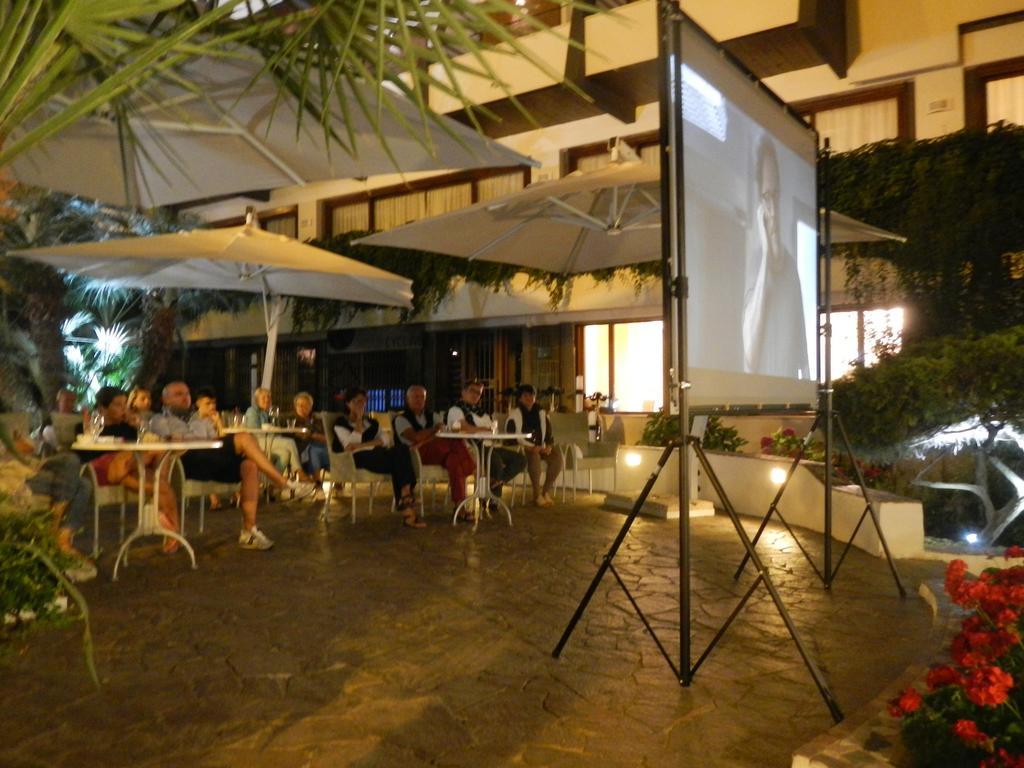 Hotel Alexander Gabicce Mare Εξωτερικό φωτογραφία