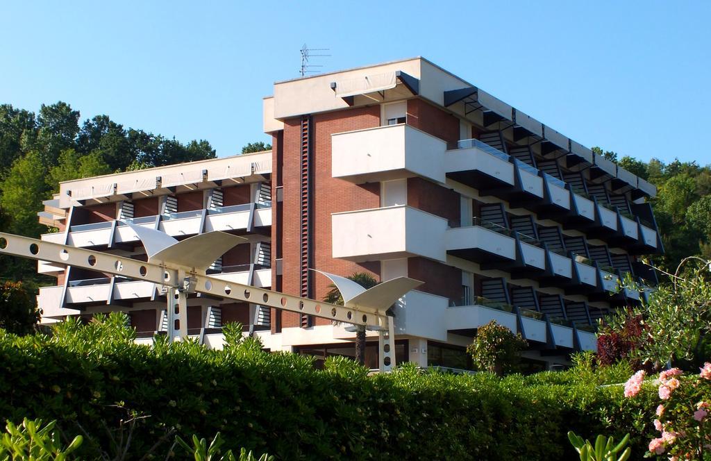 Hotel Alexander Gabicce Mare Εξωτερικό φωτογραφία