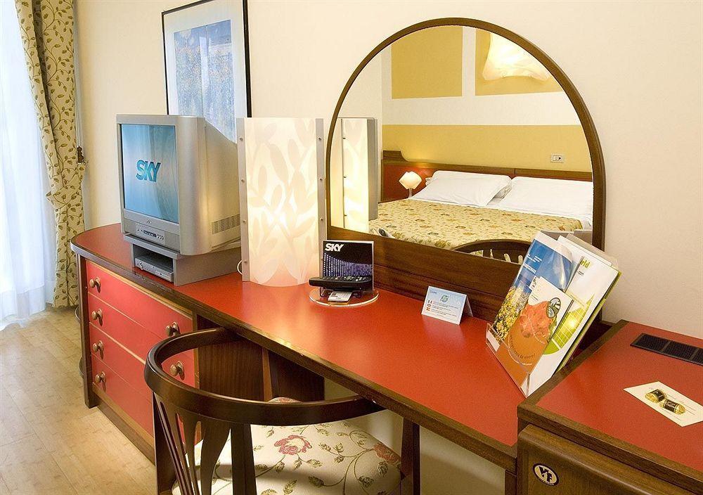 Hotel Alexander Gabicce Mare Εξωτερικό φωτογραφία