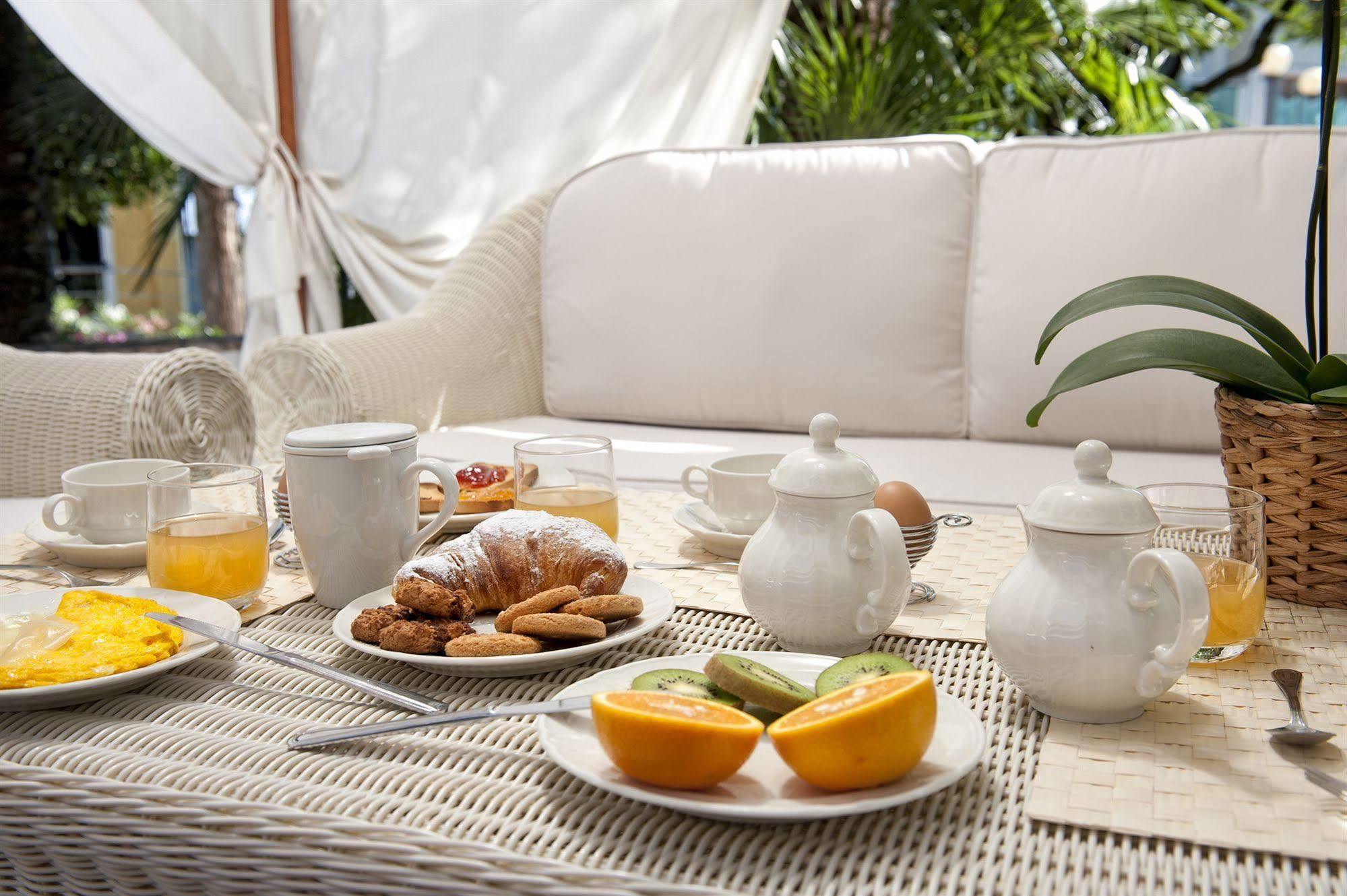 Hotel Alexander Gabicce Mare Εξωτερικό φωτογραφία