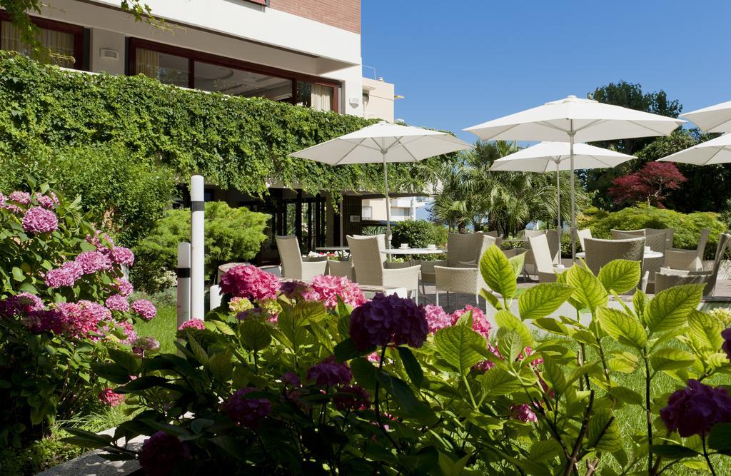 Hotel Alexander Gabicce Mare Εξωτερικό φωτογραφία