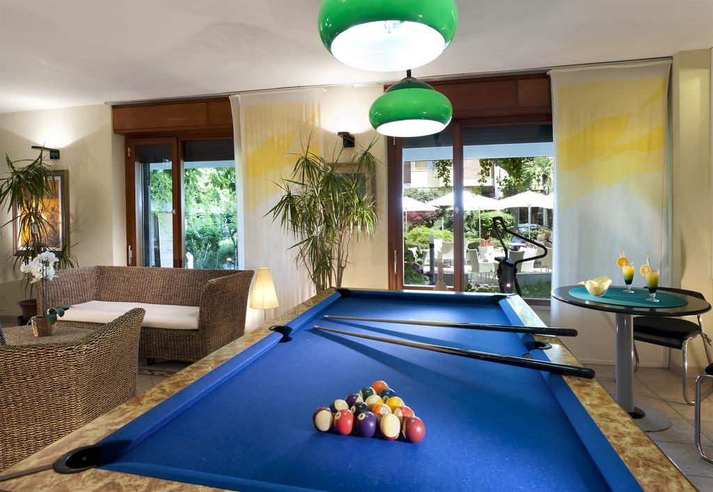 Hotel Alexander Gabicce Mare Εξωτερικό φωτογραφία