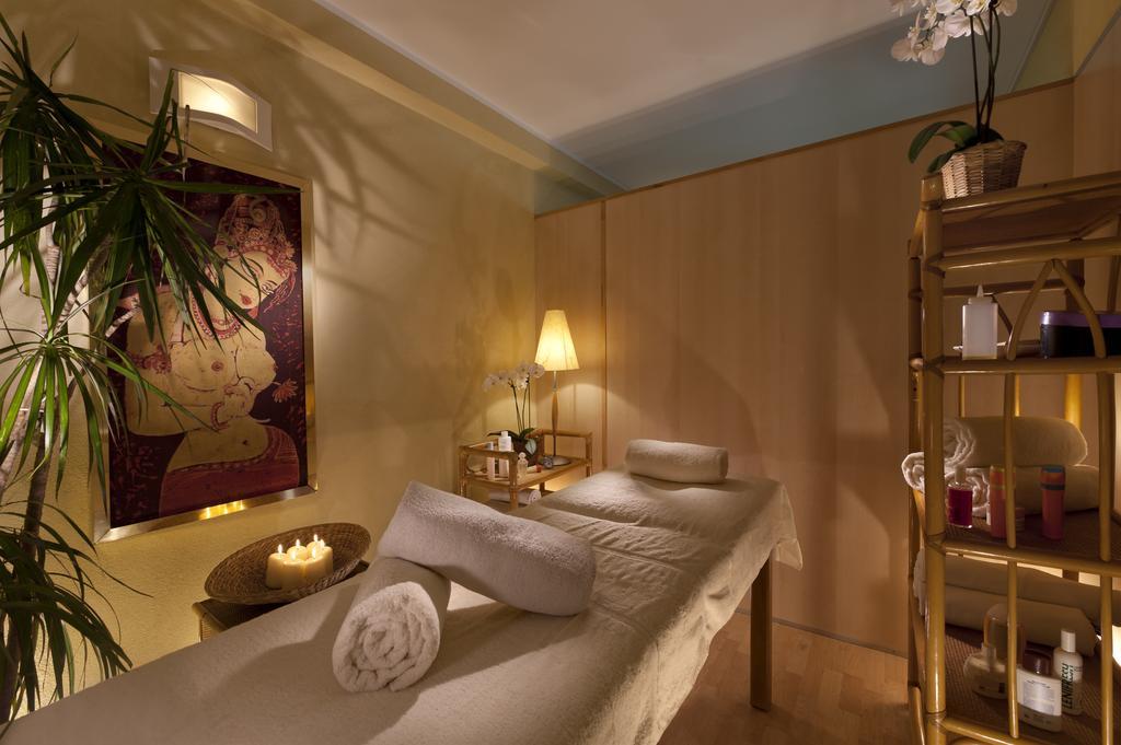 Hotel Alexander Gabicce Mare Εξωτερικό φωτογραφία